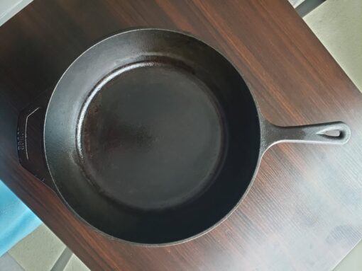 Lodge Deep Cast Iron Skillet 12" and Logic Iron Cover 12 - Image 6